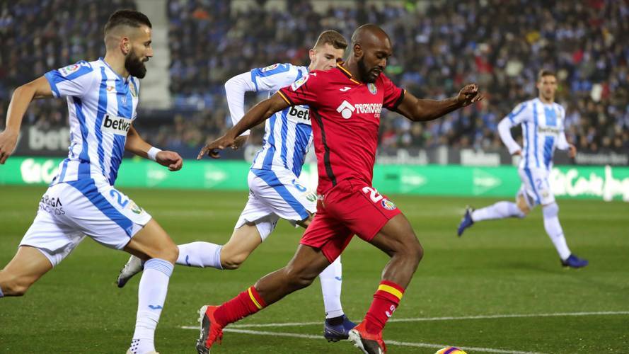 爱游戏中国官方登录入口网站-西甲新赛季战术持续创新，提升比赛观赏性的简单介绍