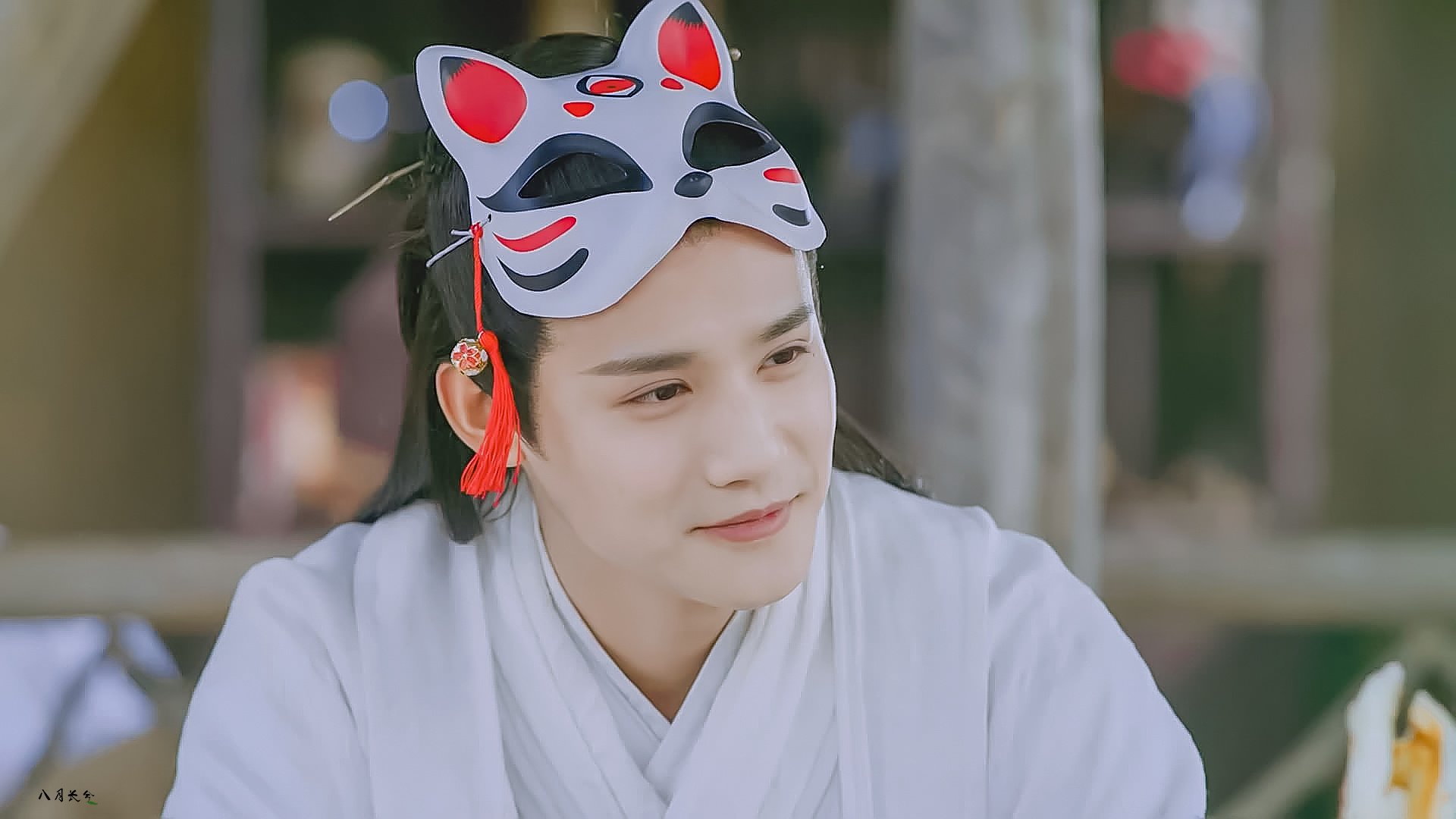 足球赛事热火朝天，球队实力对话激烈，火热的足球比赛