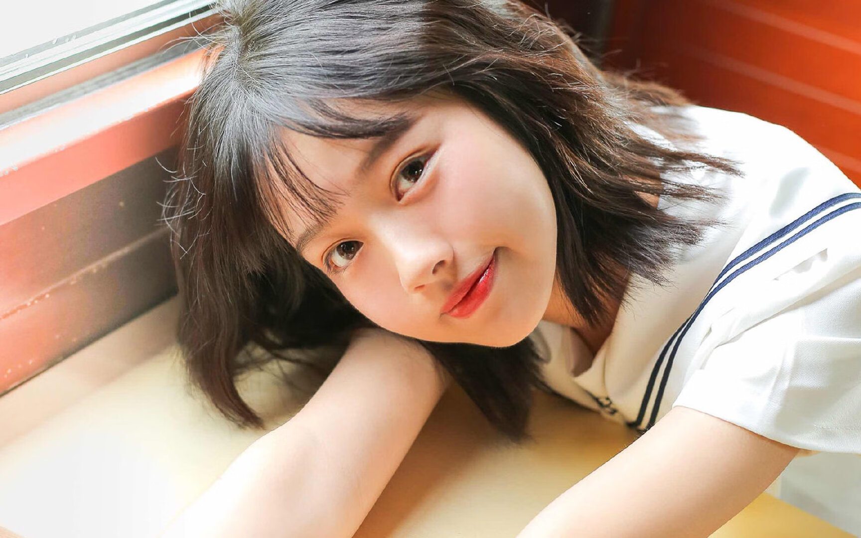 奋战200米 李冰洁诠释竞技精神,李冰洁800自夺冠