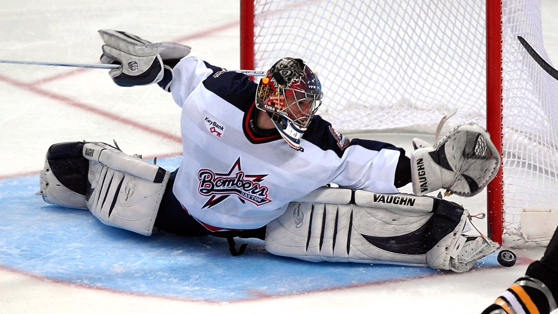 AYX GAME-蹦床锦标赛:飞跃的艺术,蹦床决赛项目